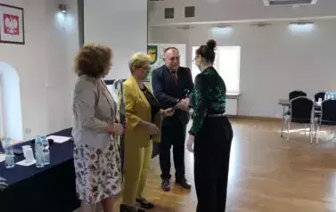 Dzień Sołtysa w gminie Łoch&oacute;w. Wręczanie upomink&oacute;w i dyplom&oacute;w sołtysom