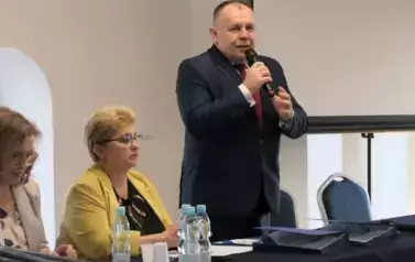 Sławomir Ryszawa przemawia.