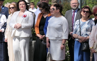 P1305553