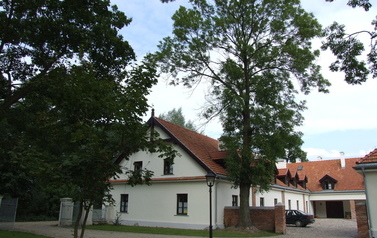Kompleks budynk&oacute;w wozowni w pałacu w łochowie
