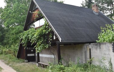 Dom Hansen&oacute;w w Szuminie. Widok od strony wejścia.