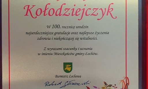 1 lipca 2026 roku mieszkanka naszej gminy świętuje niezwykłe wydarzenie – Pani Zofia Irena Kołodziejczyk kończy dokładnie 100 lat!   Z tej wyjątkowej okazji Burmistrz Łochowa Robert Mirosław Gołaszewski, Zastępca Burmistrza Małgorzata Łotarska oraz Kierow